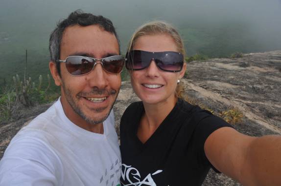 Autofoto no alto da Pedra dos Ventos, em Quixadá, no sertão do Ceará